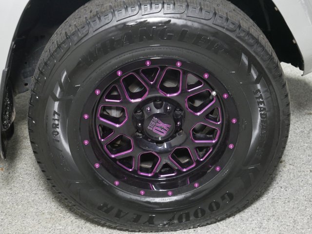 Vehicle image 28 of 45