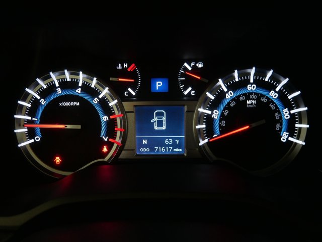 Vehicle image 34 of 45