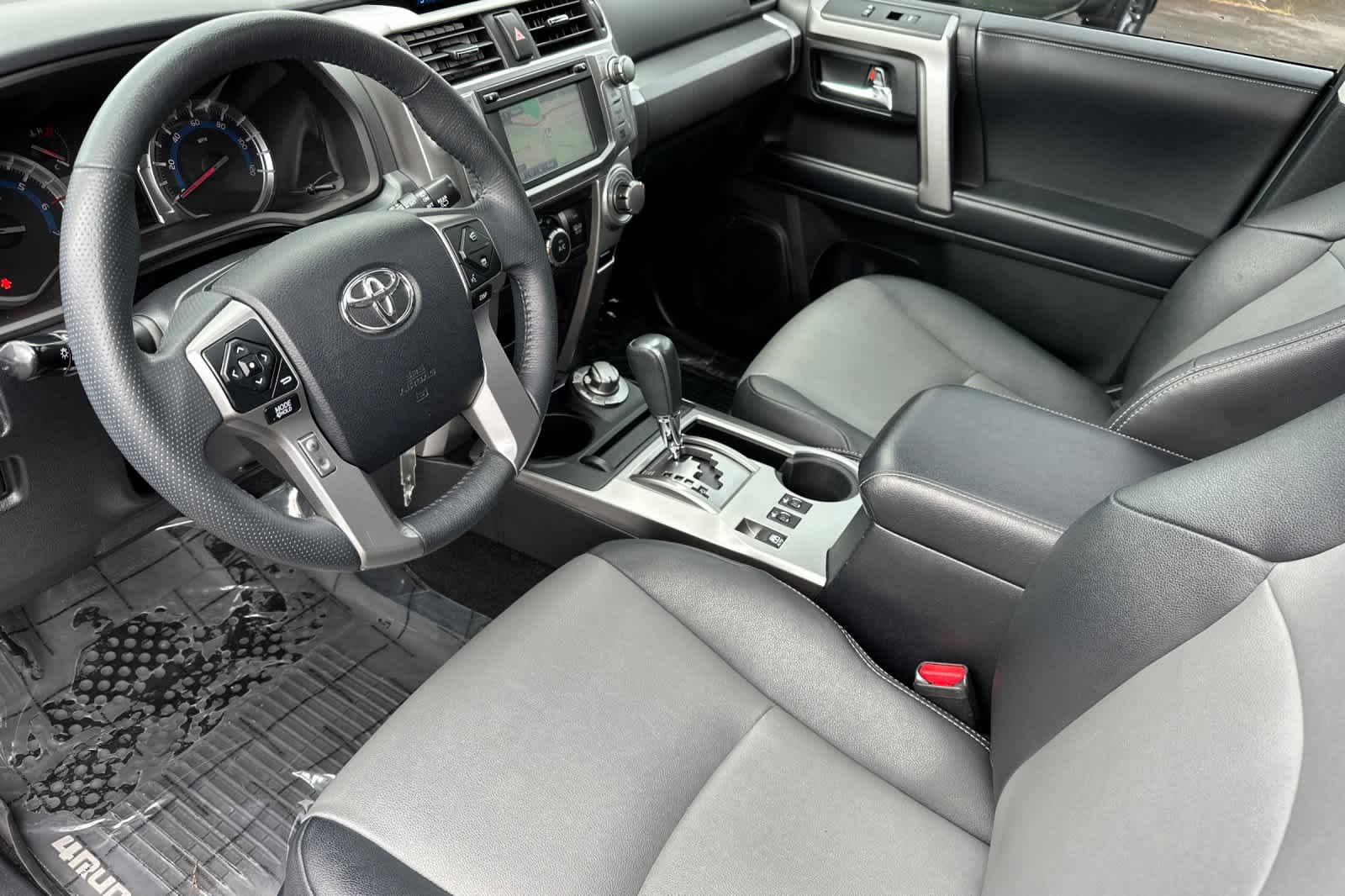 Vehicle image 12 of 30