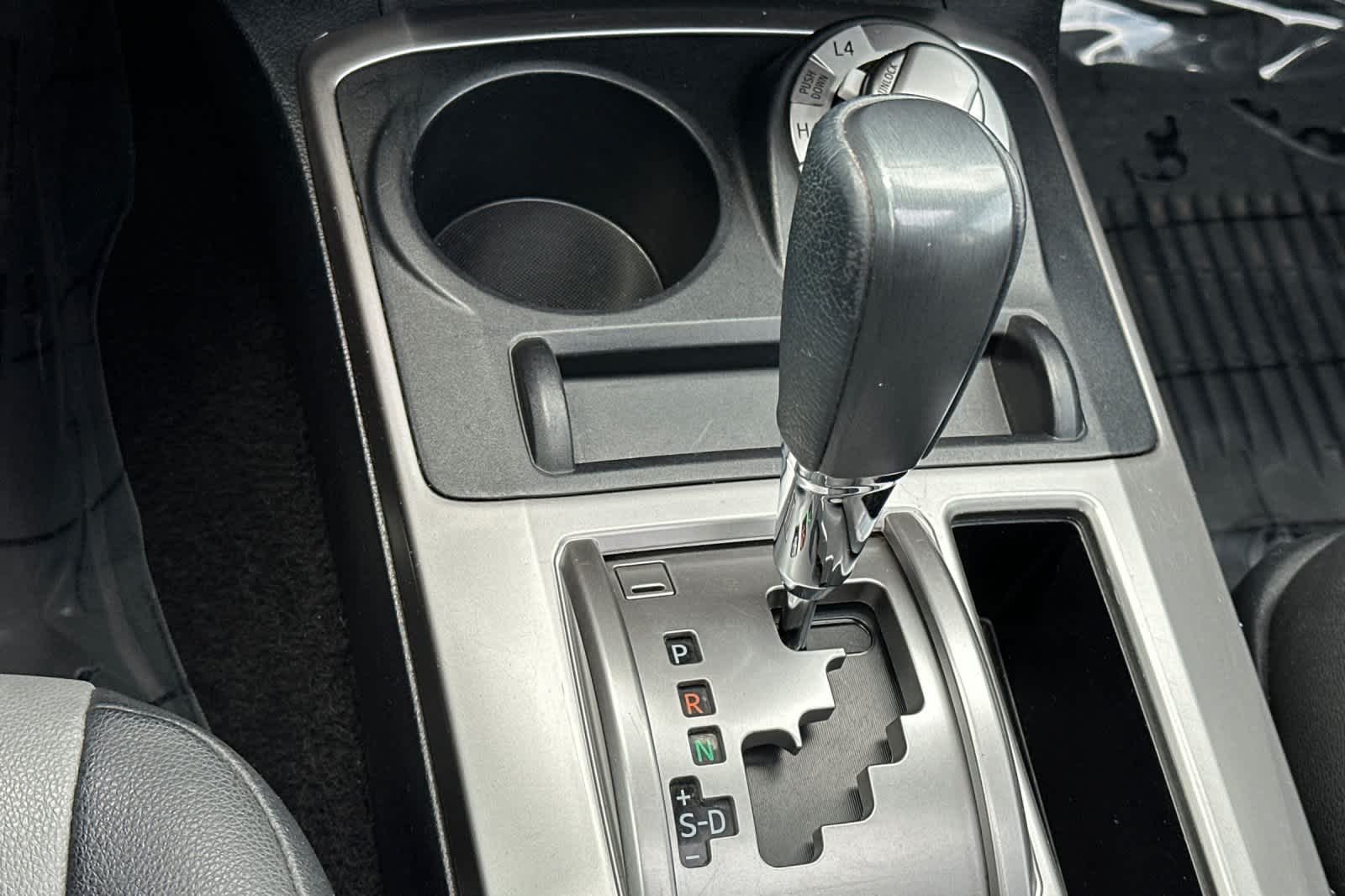 Vehicle image 23 of 30