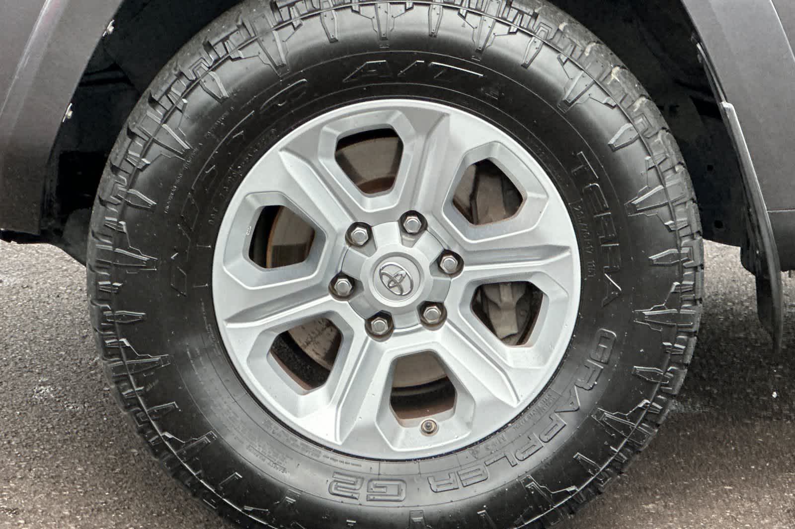 Vehicle image 27 of 30