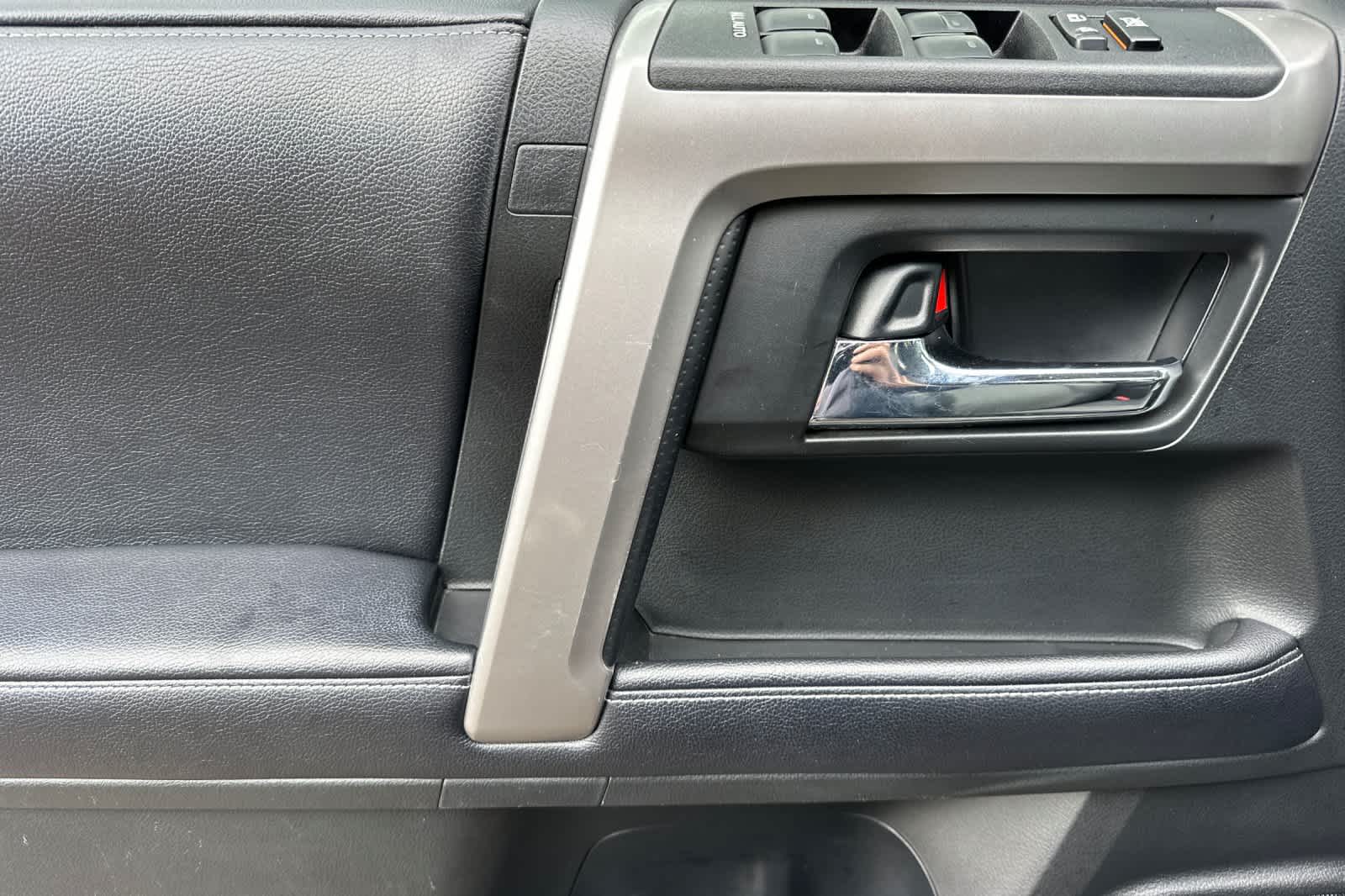 Vehicle image 13 of 30