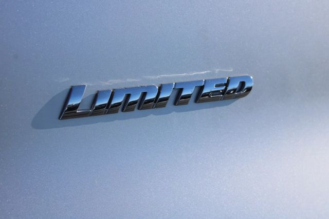 Vehicle image 8 of 44
