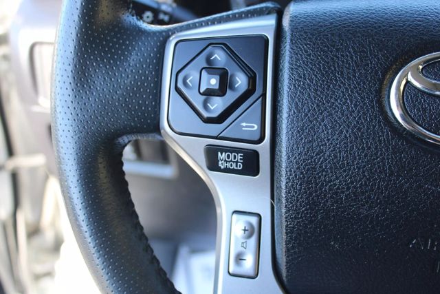 Vehicle image 29 of 44