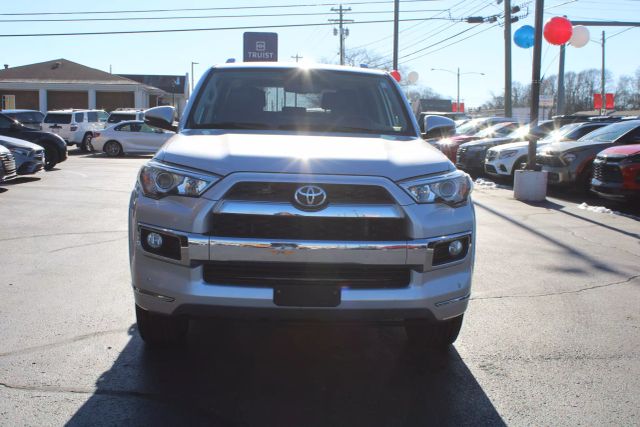 Vehicle image 3 of 44