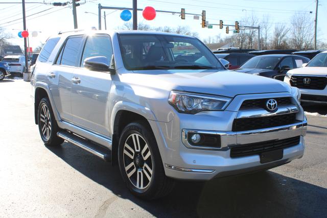 Vehicle image 5 of 44
