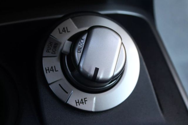 Vehicle image 23 of 44