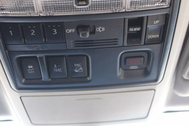 Vehicle image 25 of 44