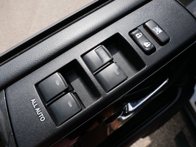 Vehicle image 28 of 36