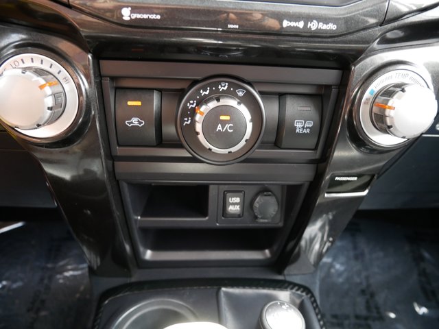 Vehicle image 32 of 36