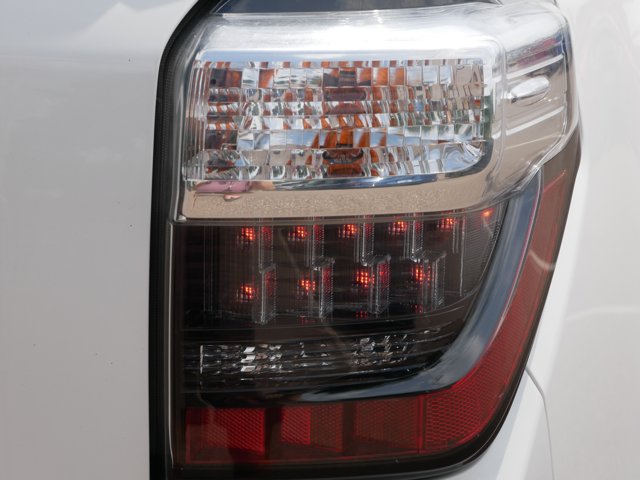 Vehicle image 33 of 36