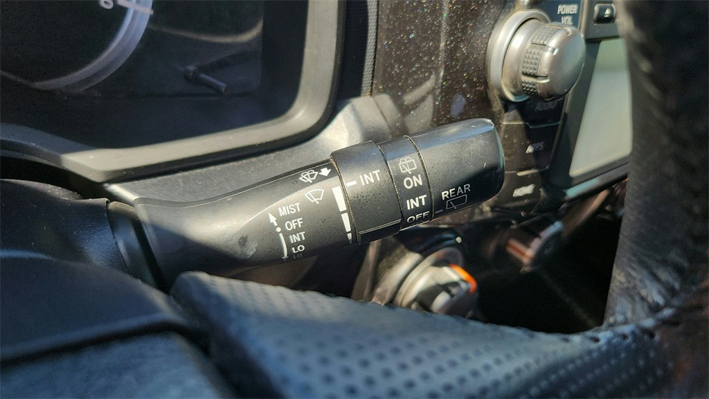 Vehicle image 16 of 38