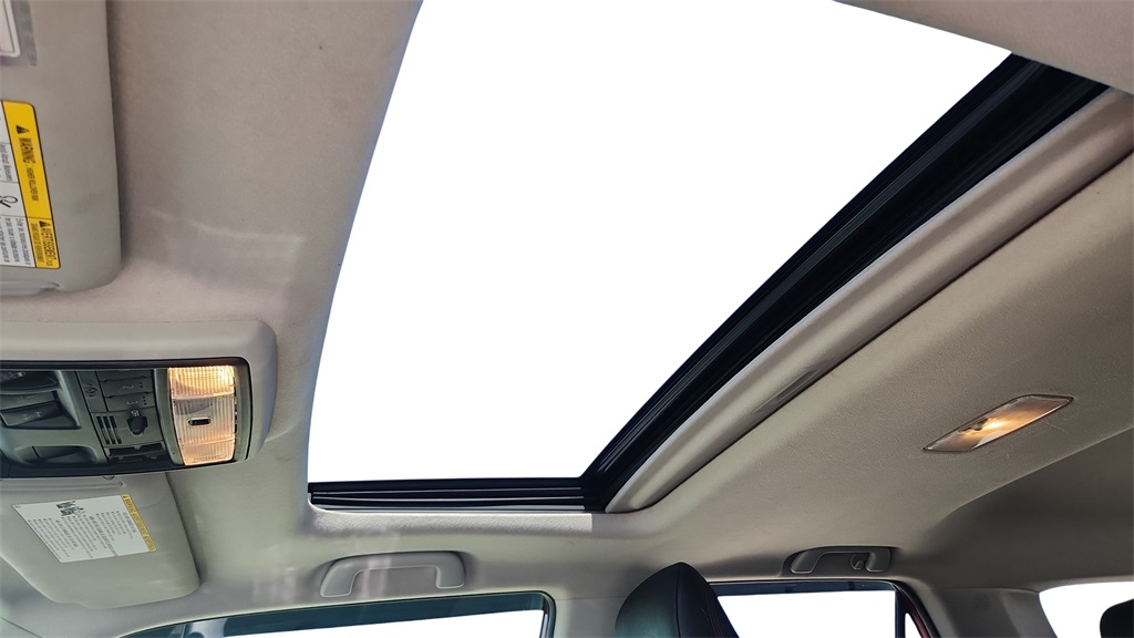 Vehicle image 11 of 38
