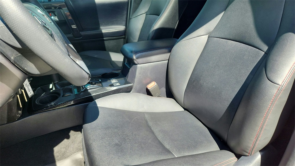 Vehicle image 10 of 38