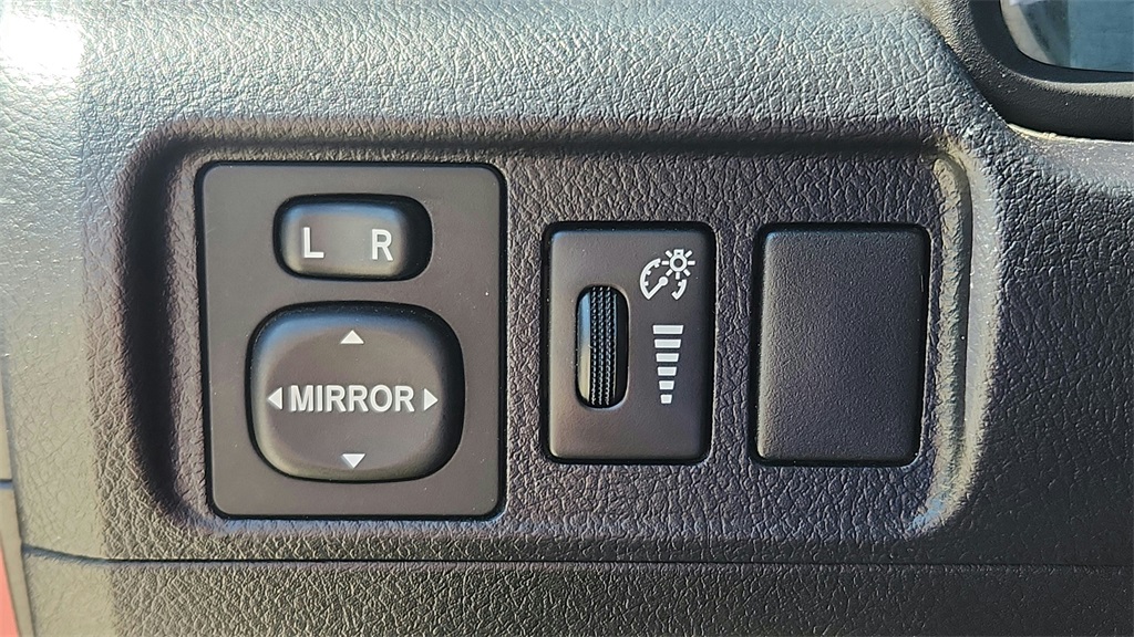Vehicle image 18 of 38