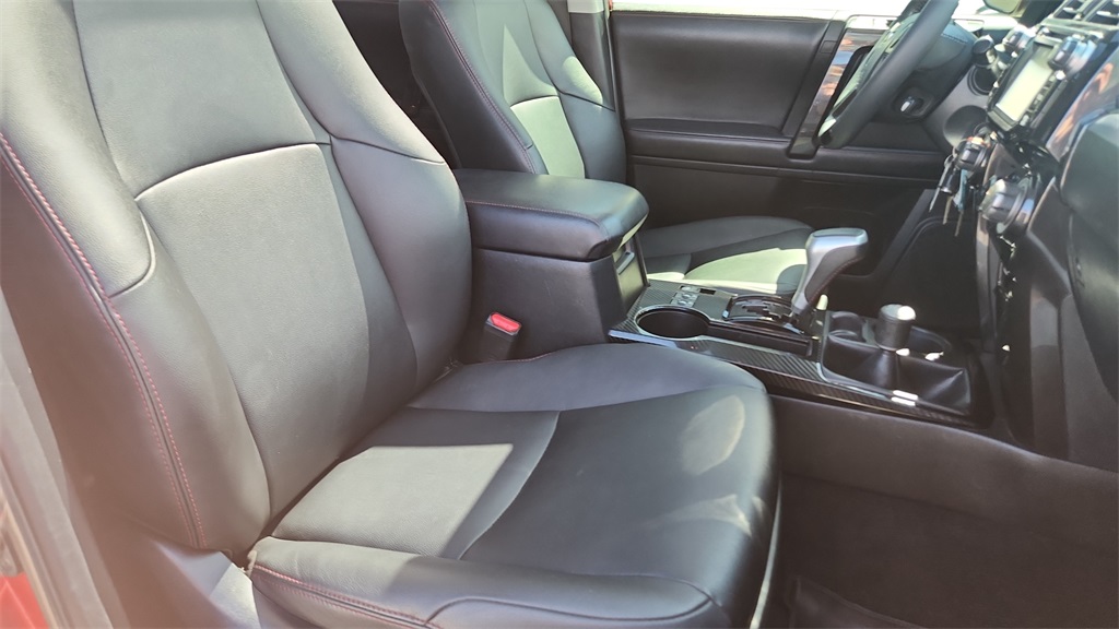 Vehicle image 29 of 38