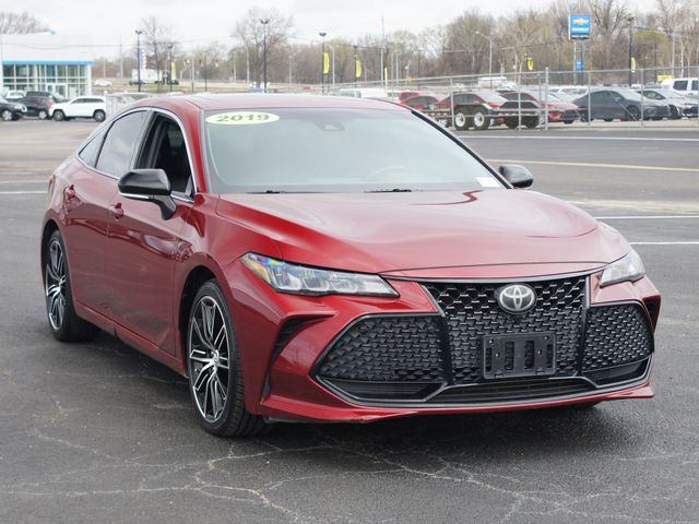2019 Toyota Avalon XSE Image 3 of 27