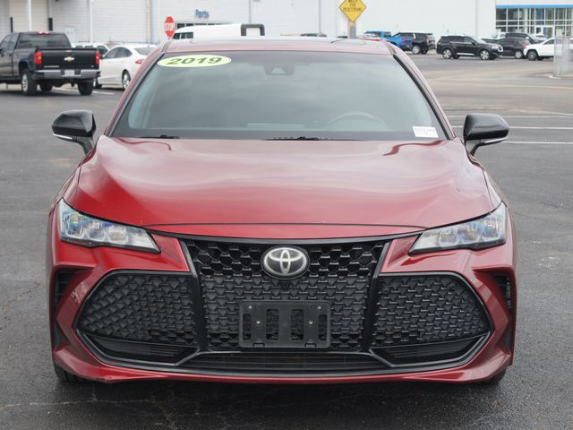 2019 Toyota Avalon XSE Image 2 of 27