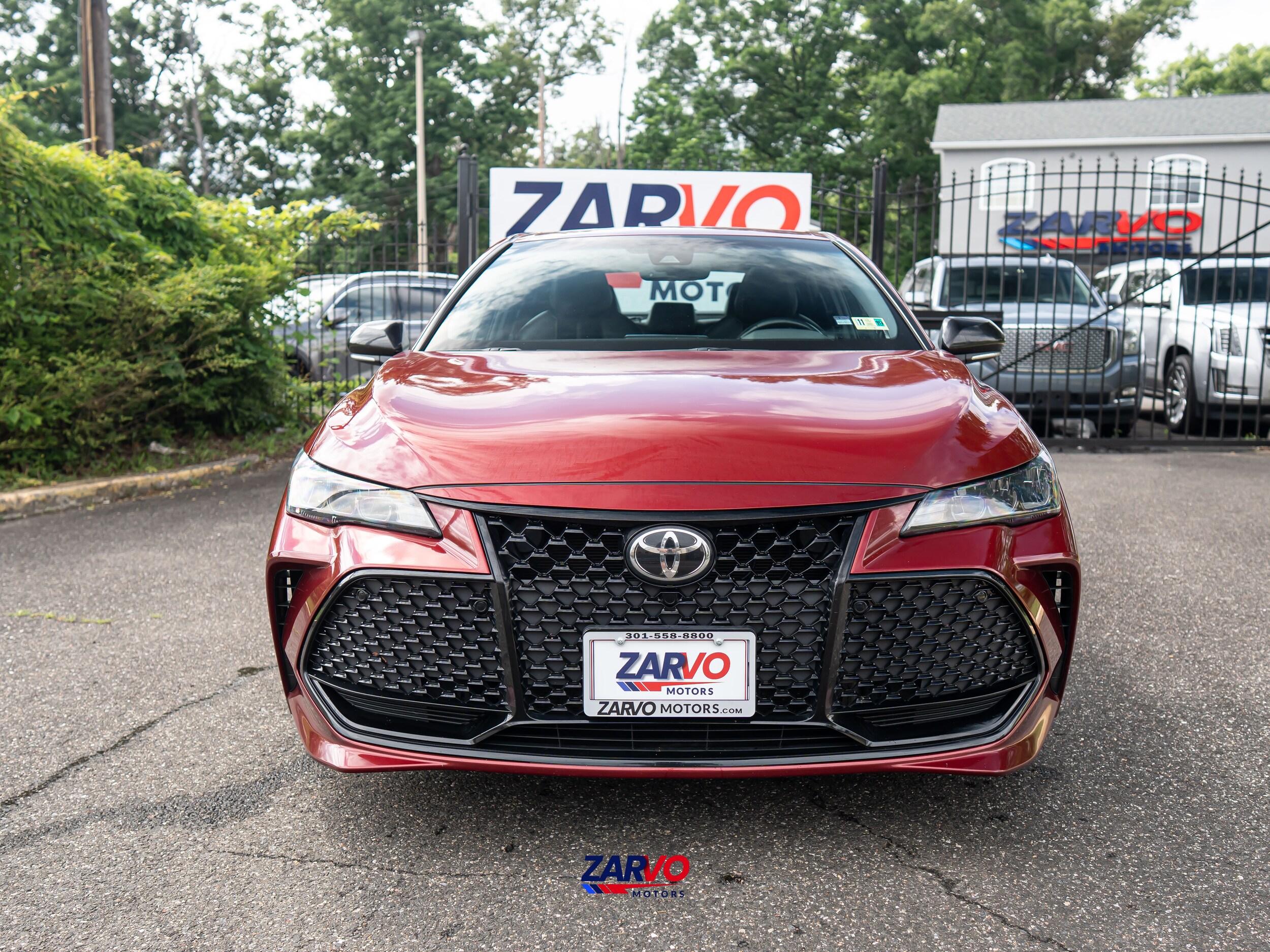 2019 Toyota Avalon XSE Image 2 of 51