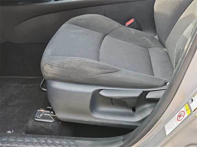 Vehicle image 18 of 37