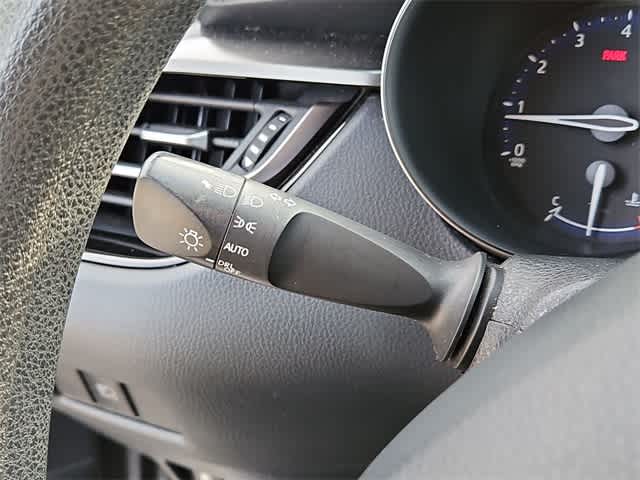 Vehicle image 27 of 37
