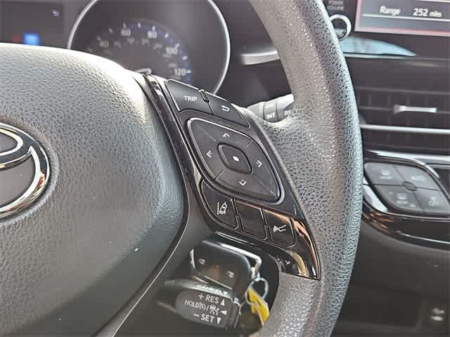 Vehicle image 25 of 37