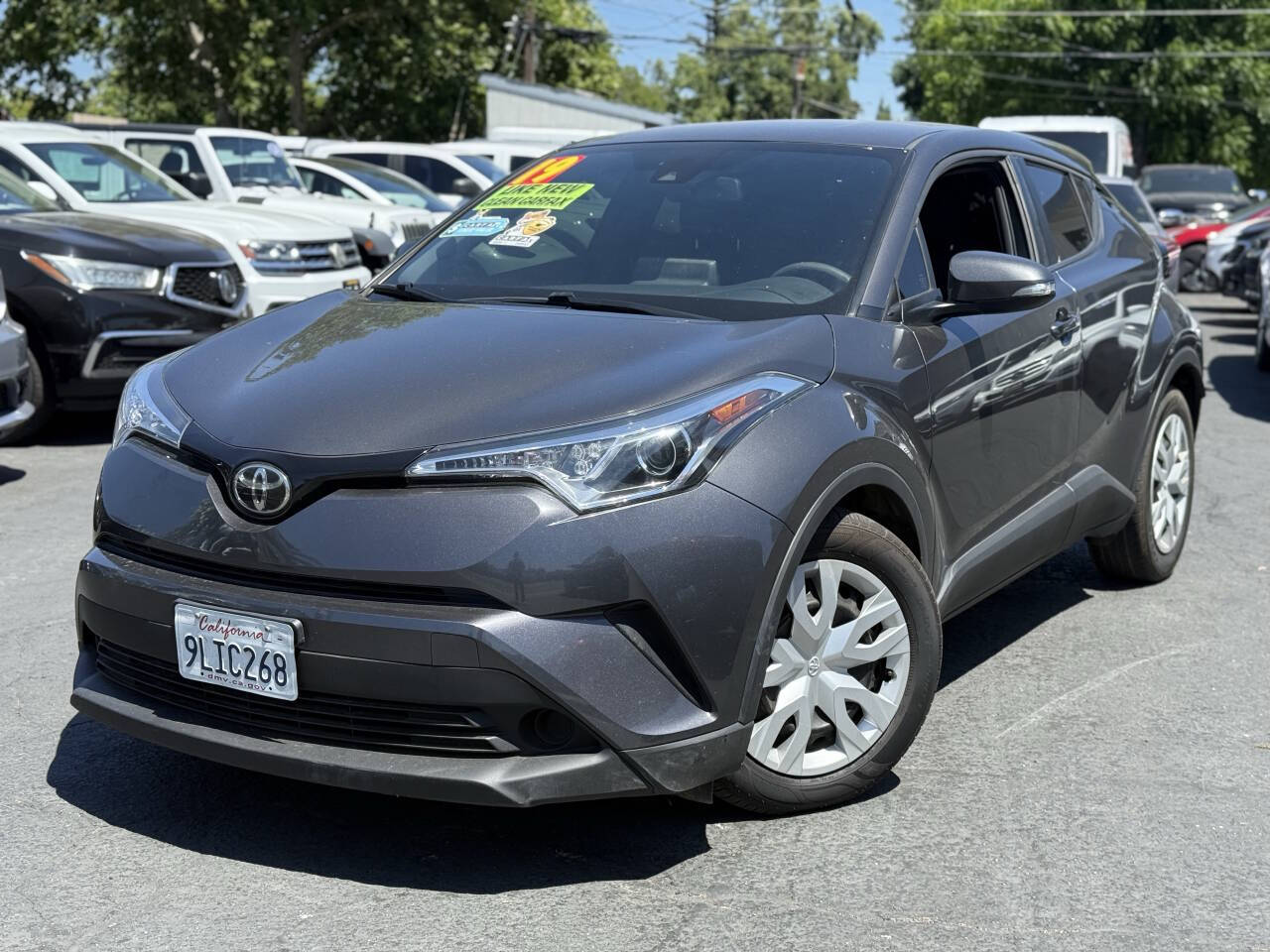 2019 Toyota C-HR LE Image 3 of 17