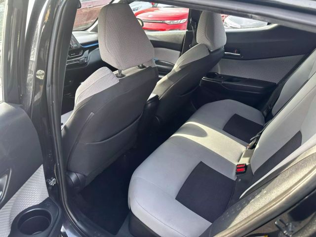 Vehicle image 9 of 16