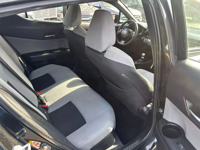 Vehicle image 12 of 16