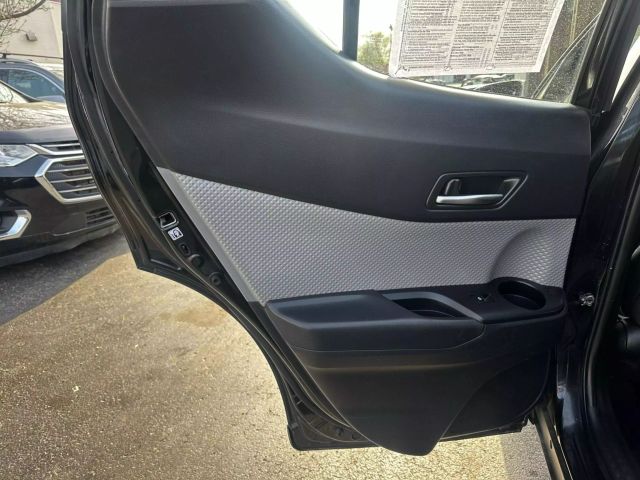 Vehicle image 10 of 16