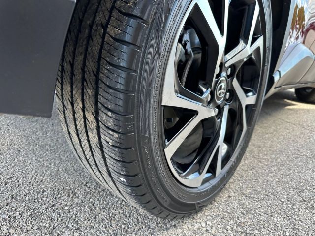 Vehicle image 46 of 51