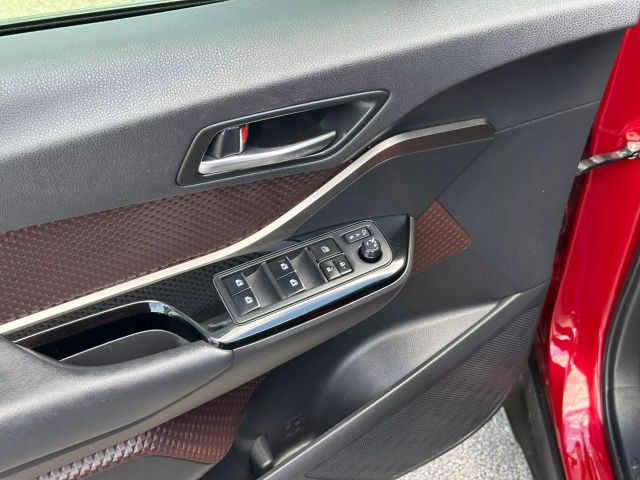 Vehicle image 11 of 51