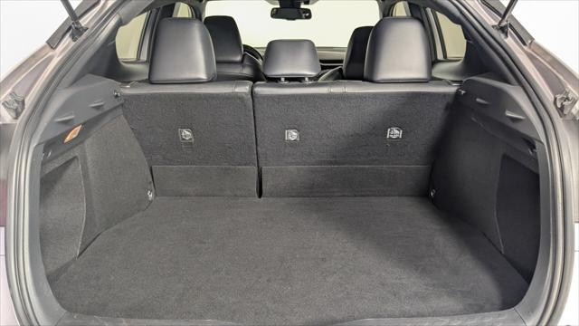 Vehicle image 31 of 36