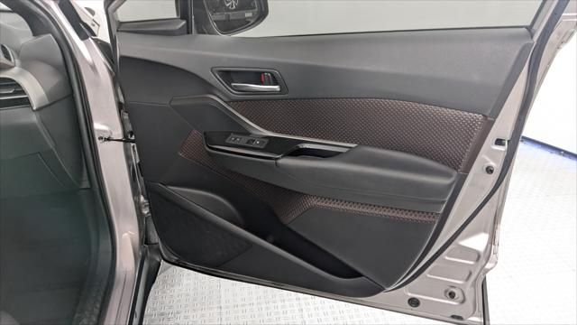 Vehicle image 29 of 36