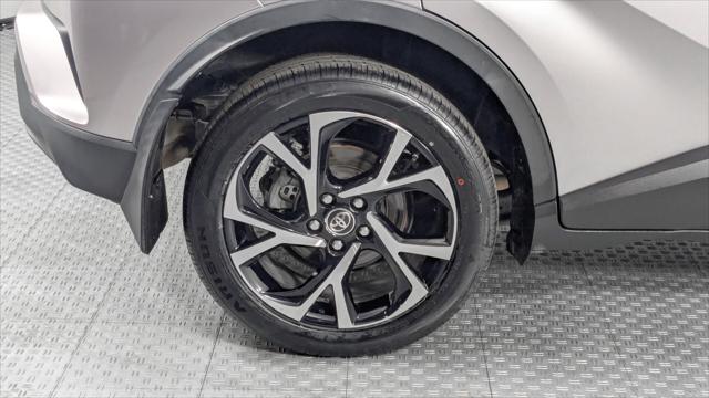 Vehicle image 33 of 36