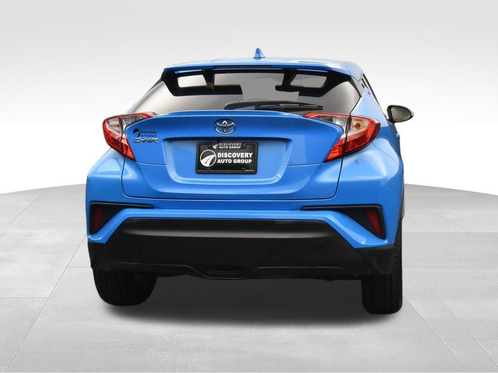 Vehicle image 17 of 51