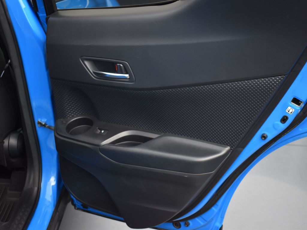 Vehicle image 44 of 51