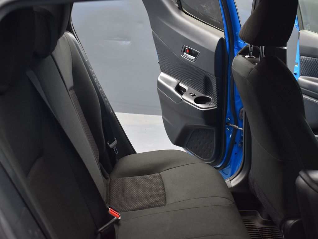 Vehicle image 46 of 51