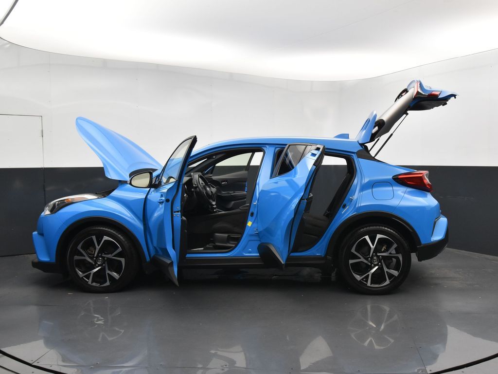 Vehicle image 21 of 51