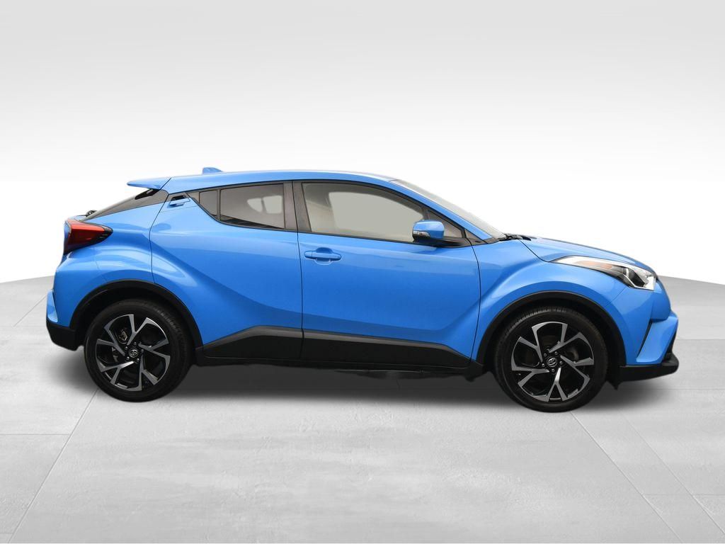 Vehicle image 10 of 51