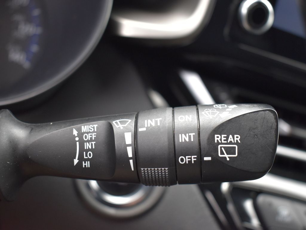 Vehicle image 36 of 51