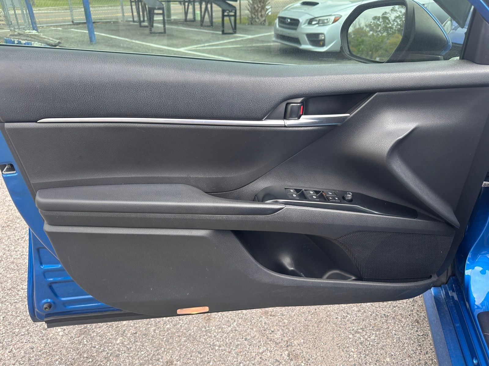 Vehicle image 9 of 21