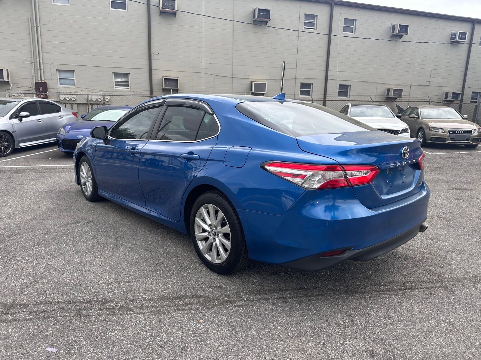 Vehicle image 8 of 21
