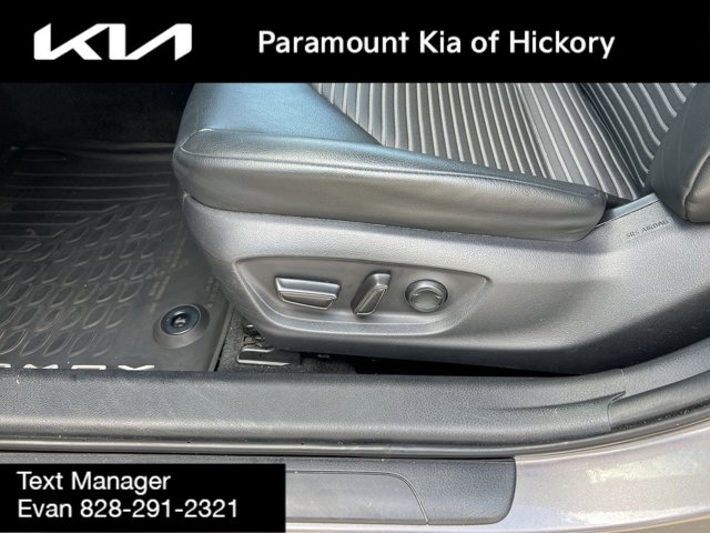 Vehicle image 18 of 32