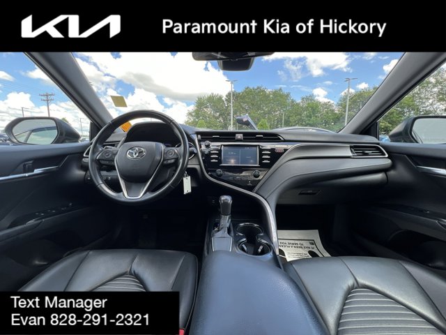 Vehicle image 10 of 32