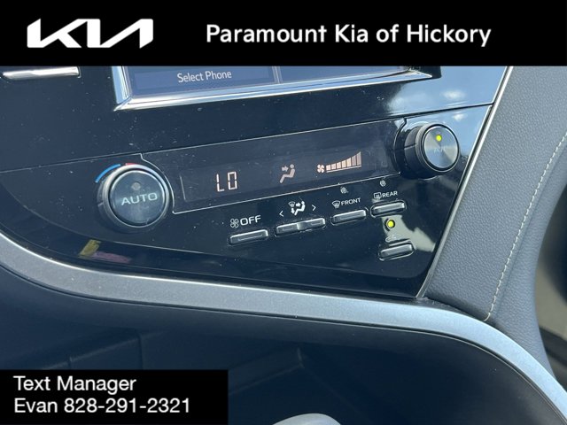 Vehicle image 25 of 32