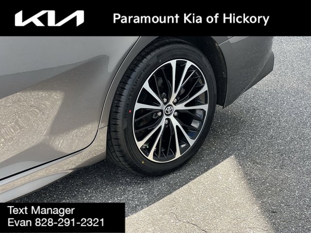 Vehicle image 16 of 32