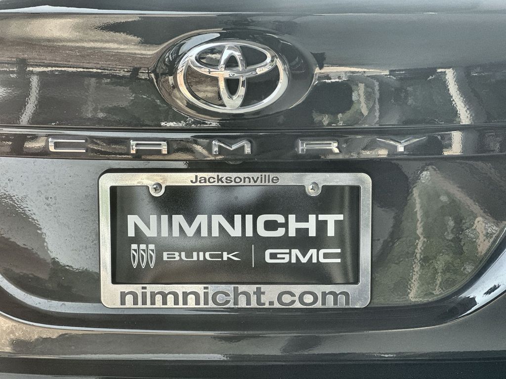Vehicle image 32 of 35