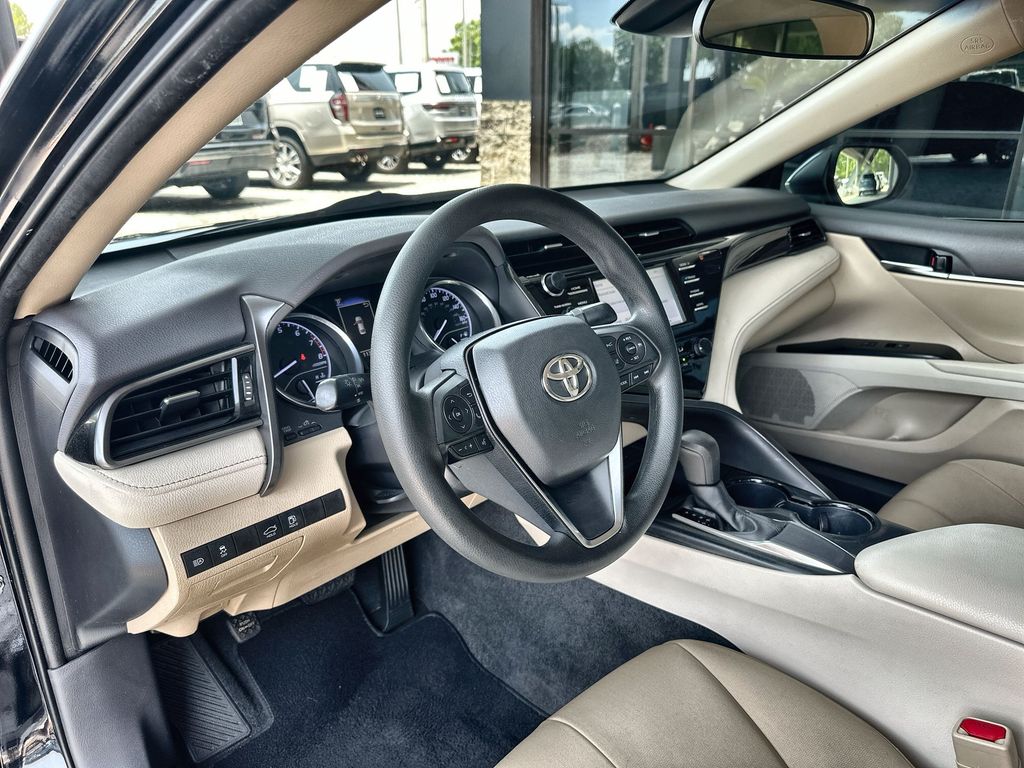 Vehicle image 10 of 35