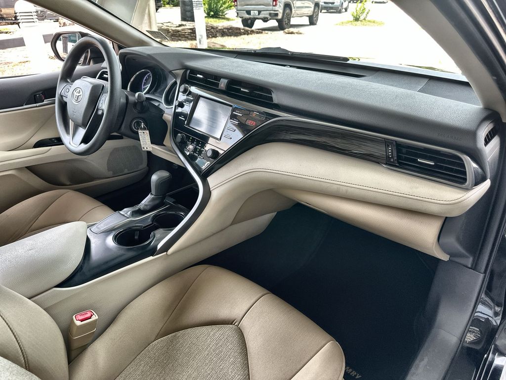 Vehicle image 29 of 35
